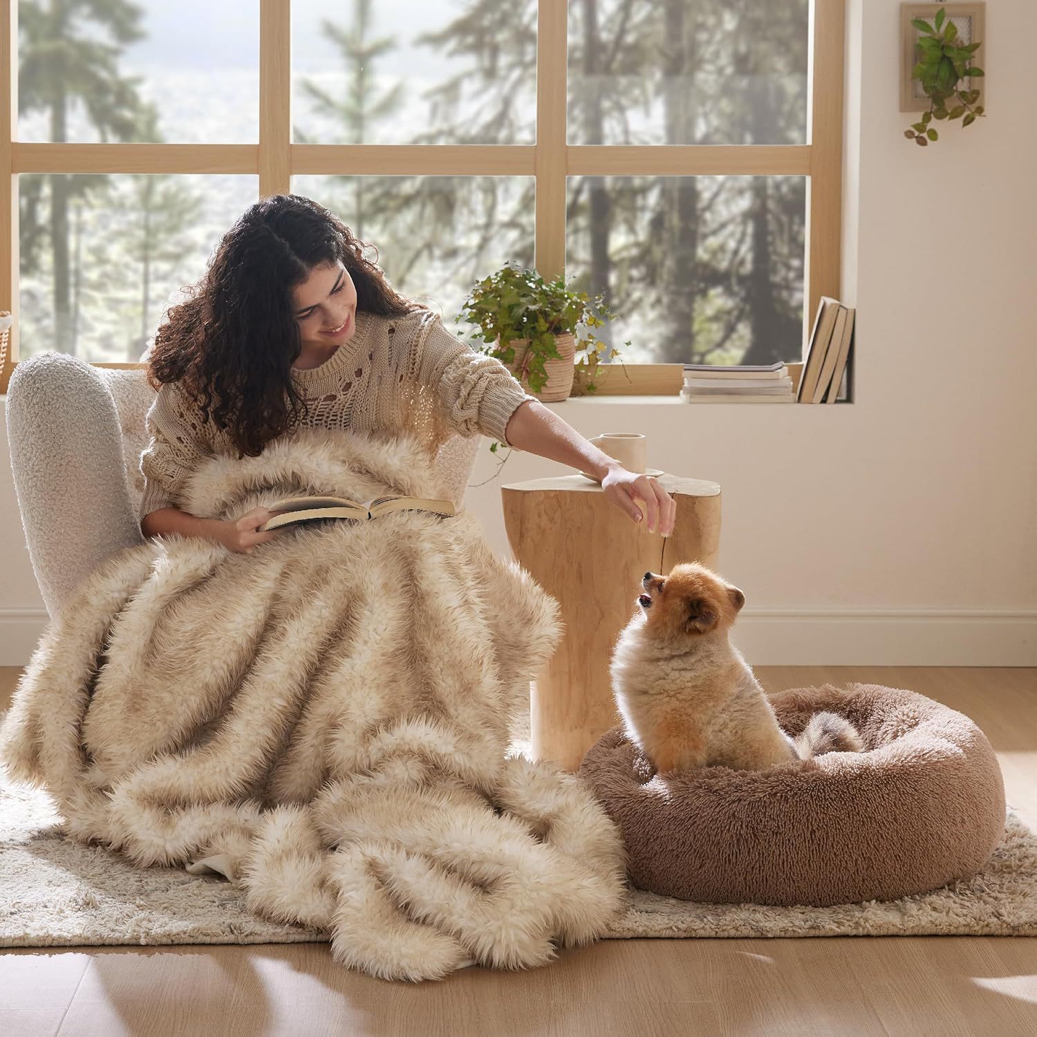 Solid Color Non Slip Round Plush Pet Bed